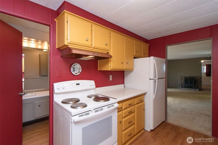 Property Photo:  90  Baywood Village Road 8  WA 98382 