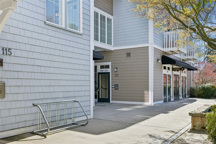 Property Photo: 115 Halls Brothers Loop NE 208 WA 98110