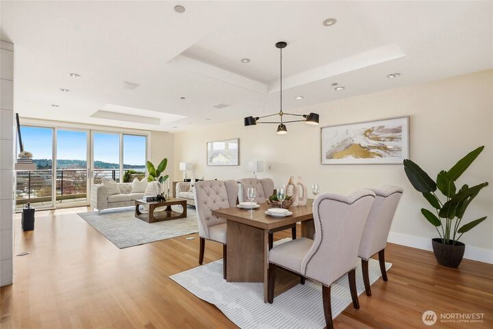 Property Photo:  129  3rd Avenue 604  WA 98033 