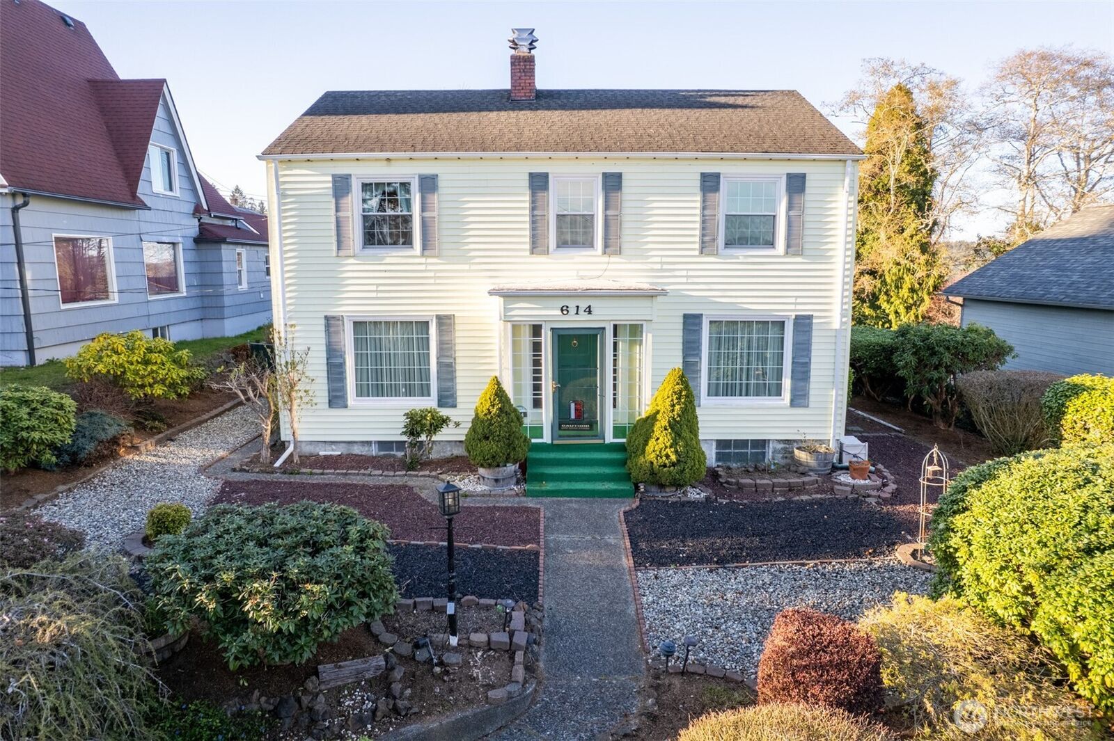 Property Photo:  614  1st Avenue  WA 98520 