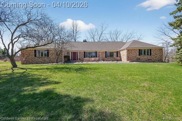 Property Photo:  4380 Warwick Circle Drive  MI 48439 