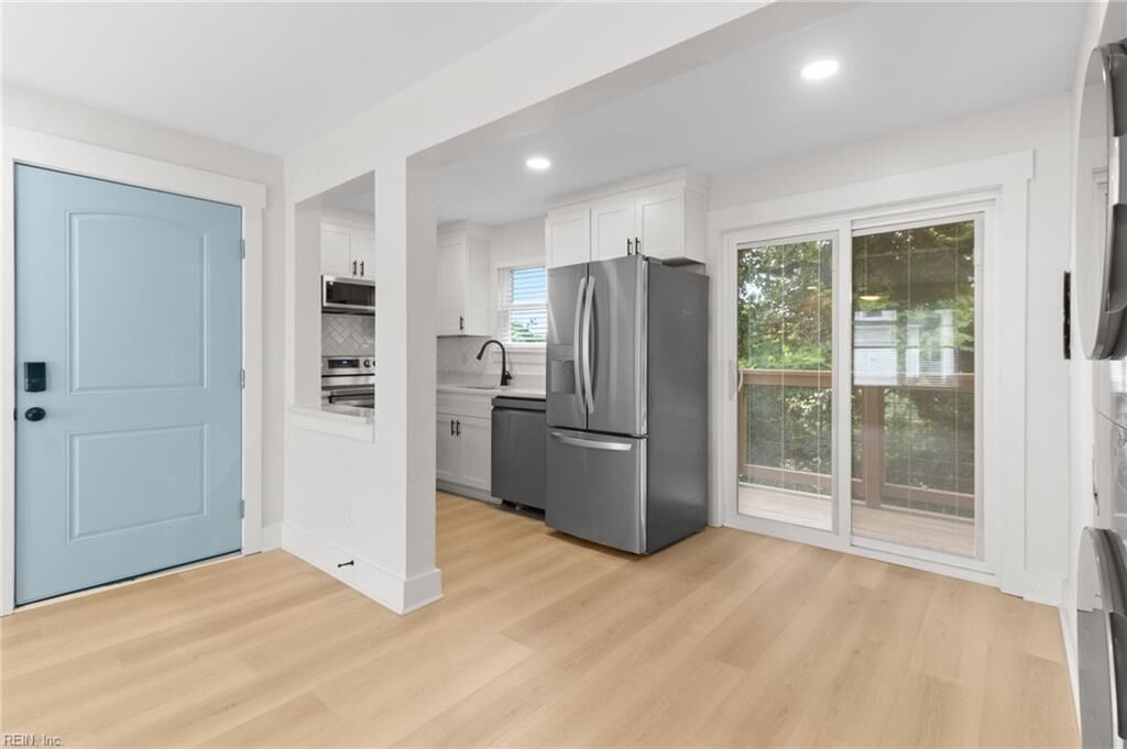 Property Photo:  9600 2nd Bay St 103  VA 23518 