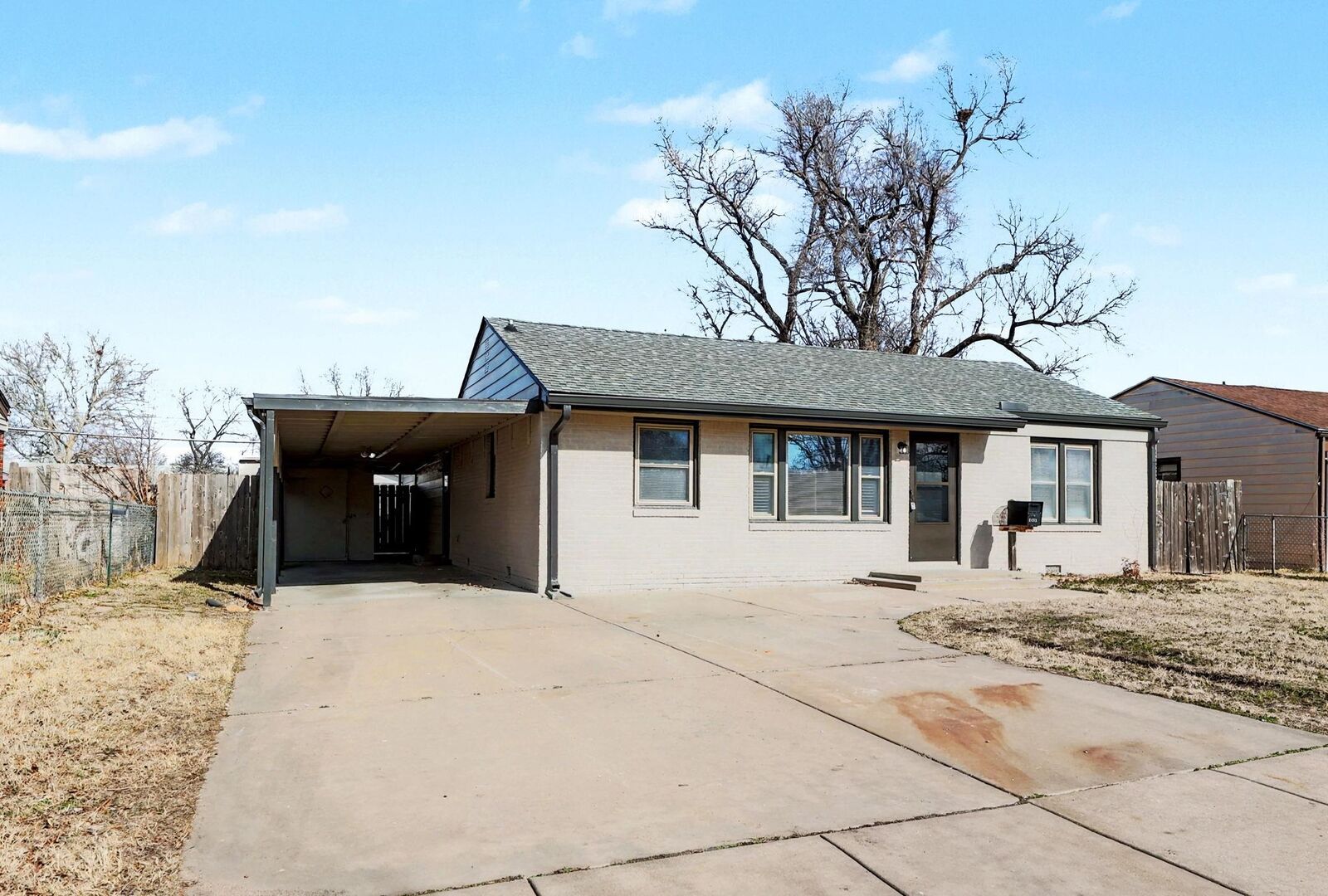Property Photo:  2222 W Greenfield St  KS 67217 