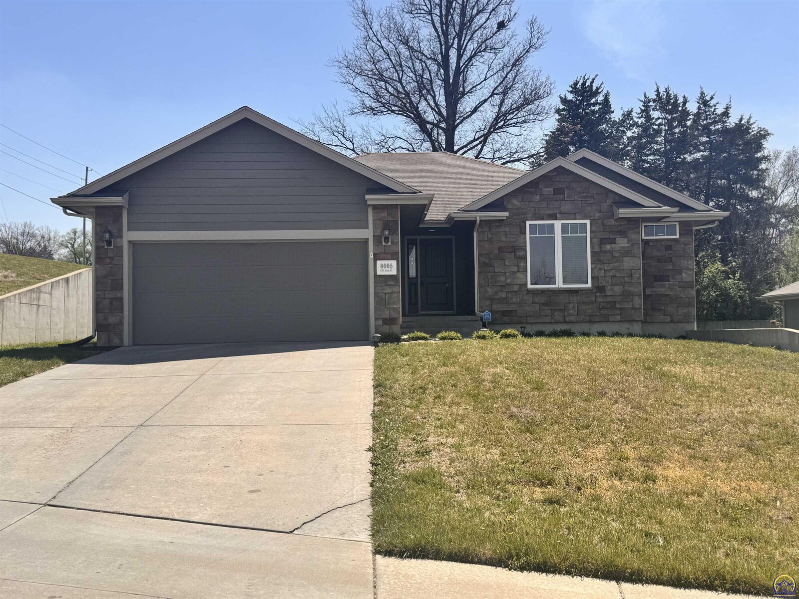 Property Photo: 6005 SW 44th St KS 66610
