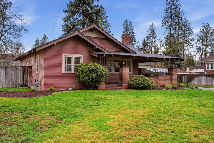 Property Photo:  3304 W Cora Ave  WA 99205 