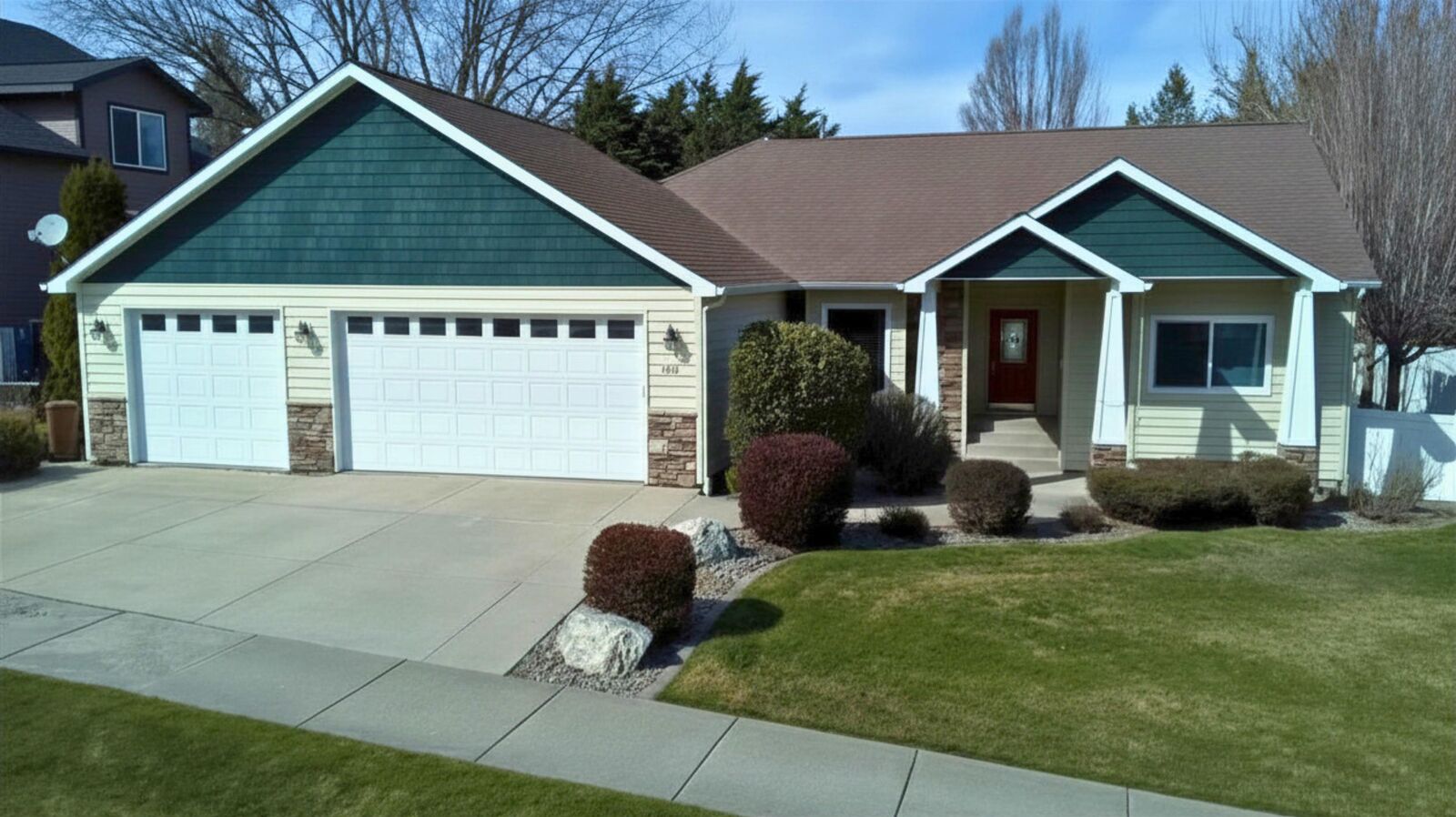 Property Photo: 1314 W Chaucer Ave WA 99208