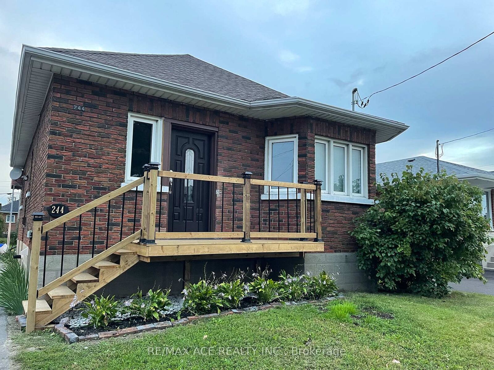 Property Photo:  244 Etna Avenue  ON L1H 3B8 