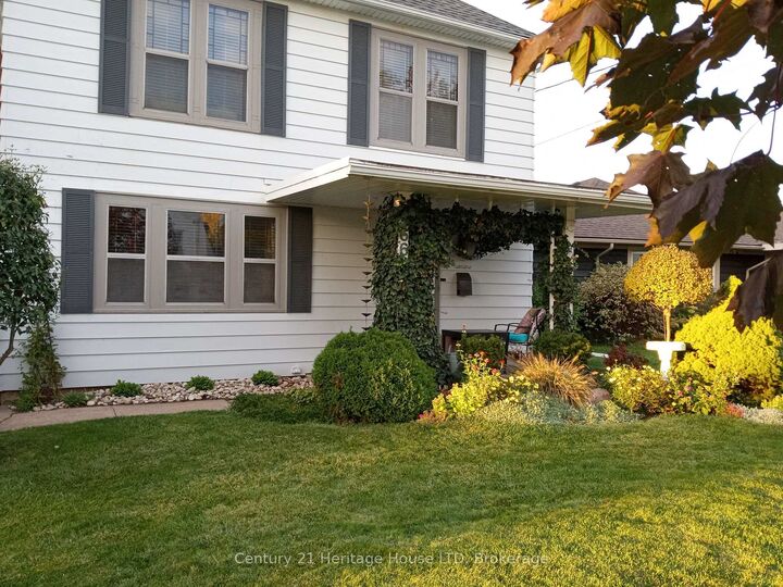 Property Photo:  66 Bald Street  ON L3C 5B9 