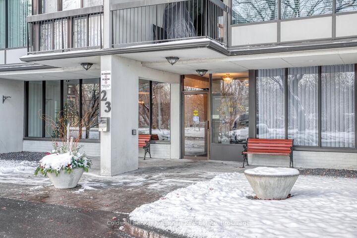 Property Photo:  23 Woodlawn Road E 205  ON N1H 7G6 