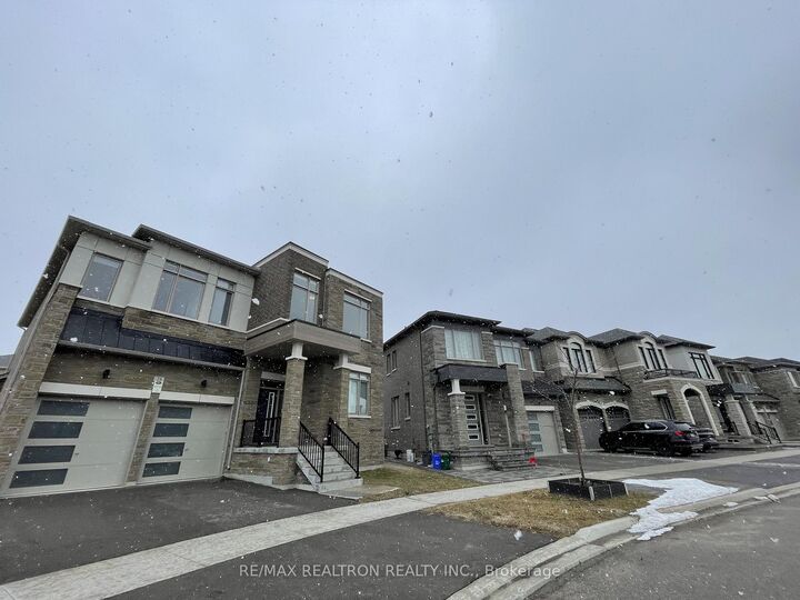 Property Photo: 28 Tipp Drive ON L4E 1J3
