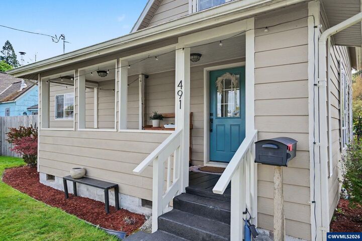 Property Photo:  491 Butler St  OR 97351 