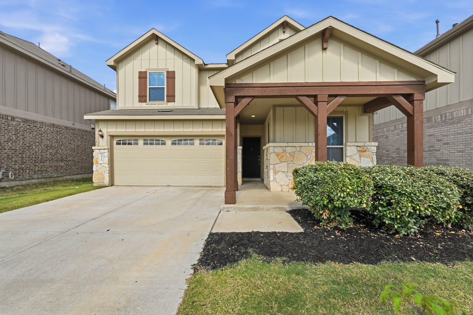 Property Photo:  425 Purple Heart Drive  TX 78610 