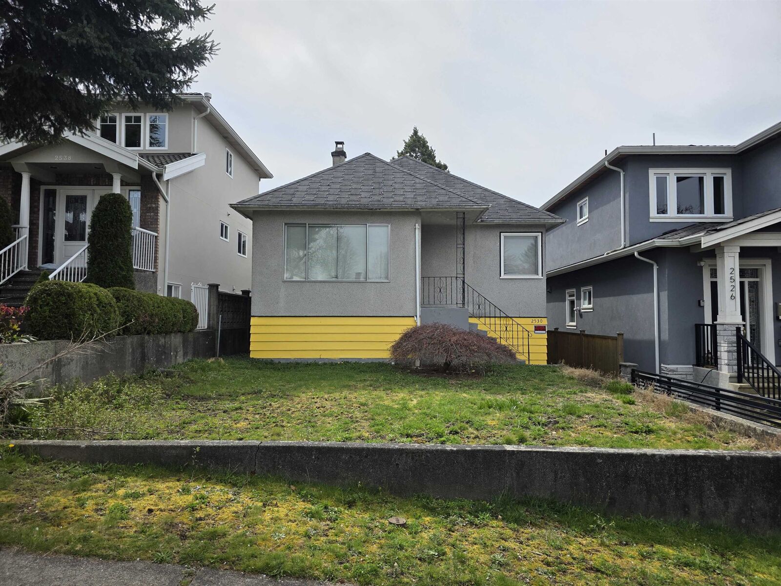 Property Photo: 2530 7th Avenue BC V5M 1T4