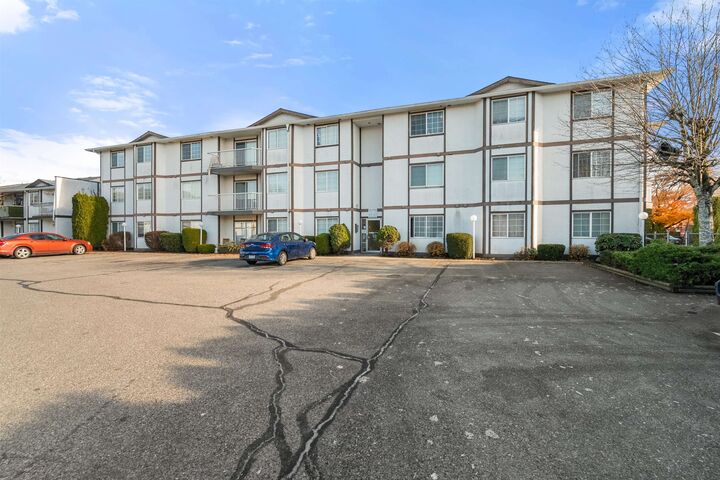 Property Photo: 45669 McIntosh Drive 220 BC V2P 6V4