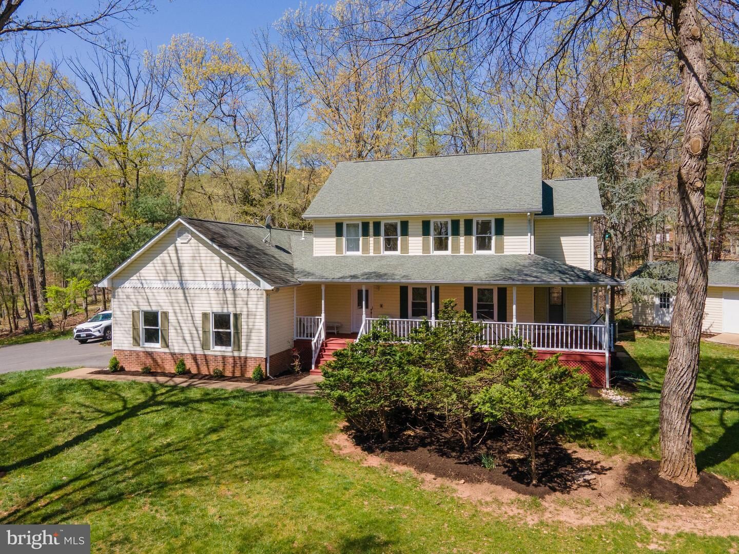 Property Photo: 15470 Cheal Court VA 20169