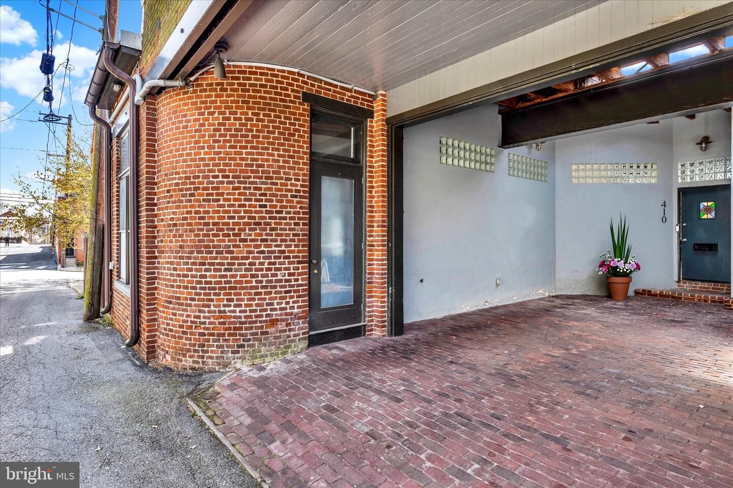 Property Photo: 410 W Marion Street PA 17603