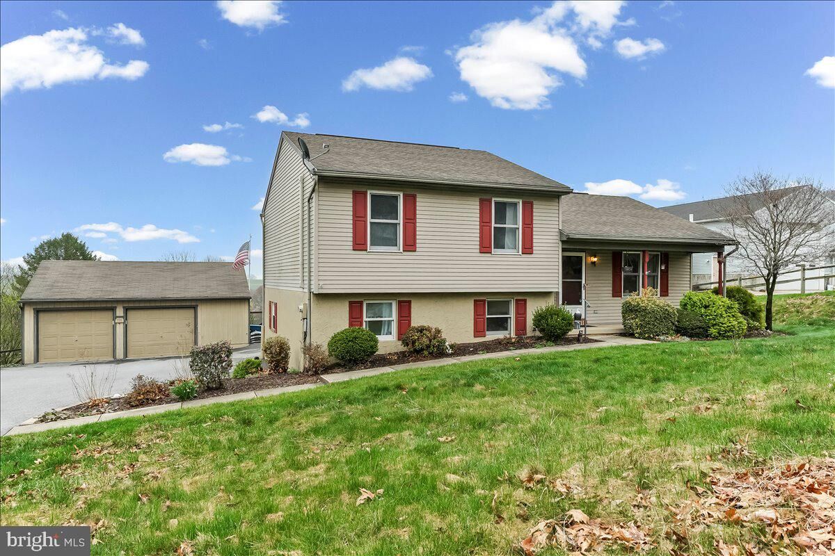 Property Photo: 597 Lancaster Pike PA 17560