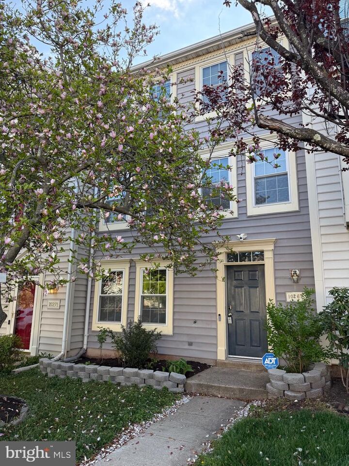 Property Photo:  10269 Calypso Drive  VA 20110 