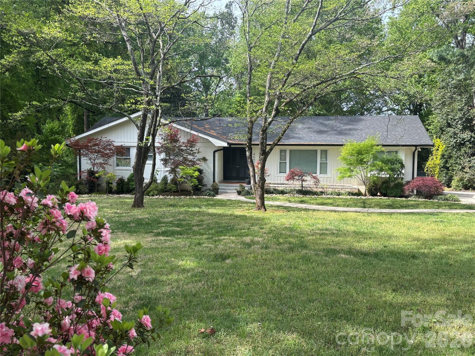 Property Photo: 4640 Town And Country Drive NC 28226