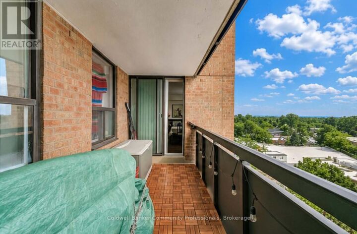 Photo de la propriété: 3845 Lake Shore Boulevard West 804 ON M8W 4Y3