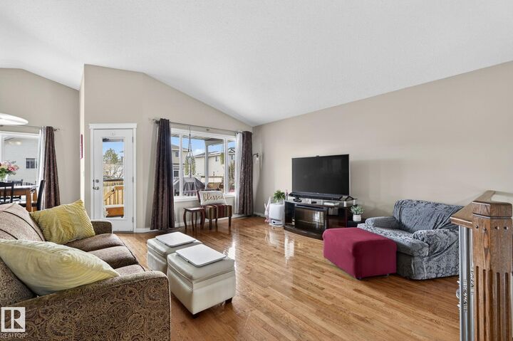 Photo de la propriété: 5414 59 Street AB T4V 5B9