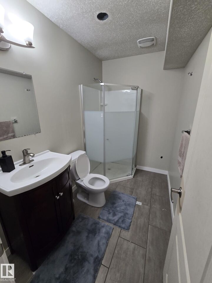 Property Photo:  3311 21 Street NW  AB T6T 0C4 