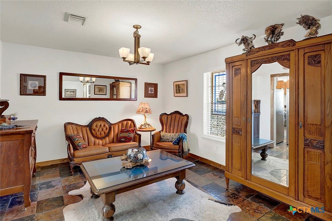 Property Photo:  1106 Amanda  TX 78133 