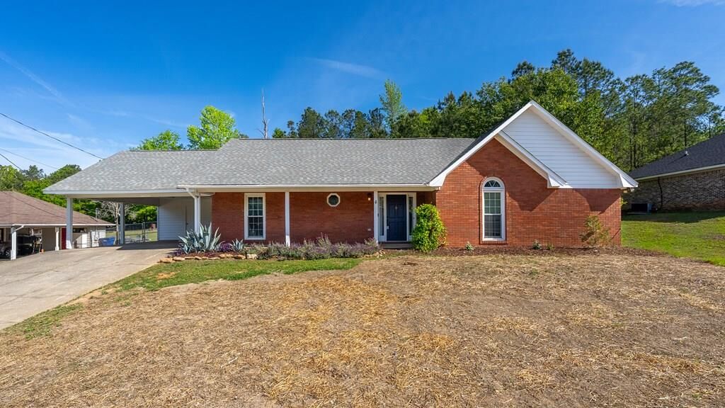 Property Photo:  642 Lee Road 0554  AL 36867 