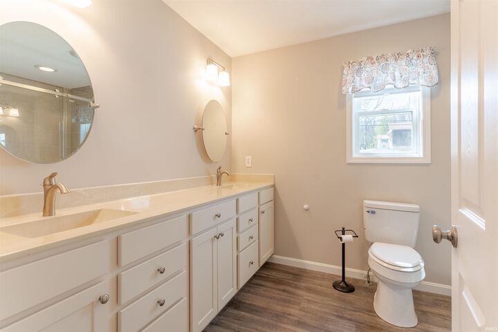 Property Photo:  619 Hemenway Place  IN 47601 