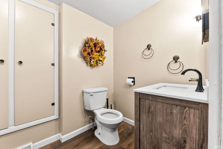 Property Photo: 7993 N Tippecanoe Drive IN 46574