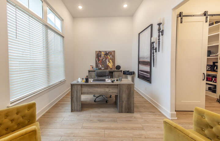 Property Photo:  7016 17th Street  TX 79416 