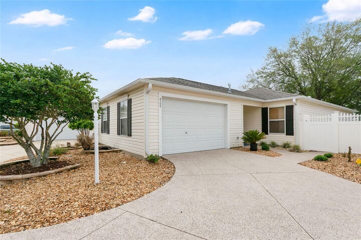 Property Photo:  9108 SE 177th Belmont Place  FL 32162 