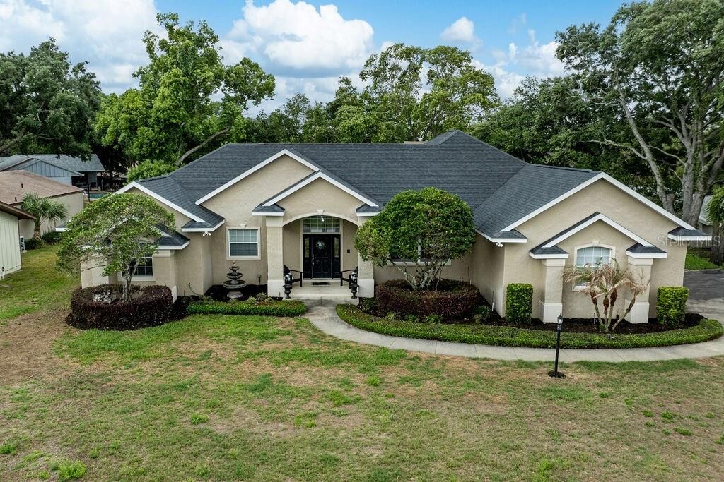 Property Photo:  34041 Valencia Dr  FL 34788 