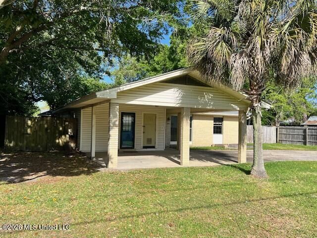 Property Photo:  2907 Larchmont Street  MS 39567 
