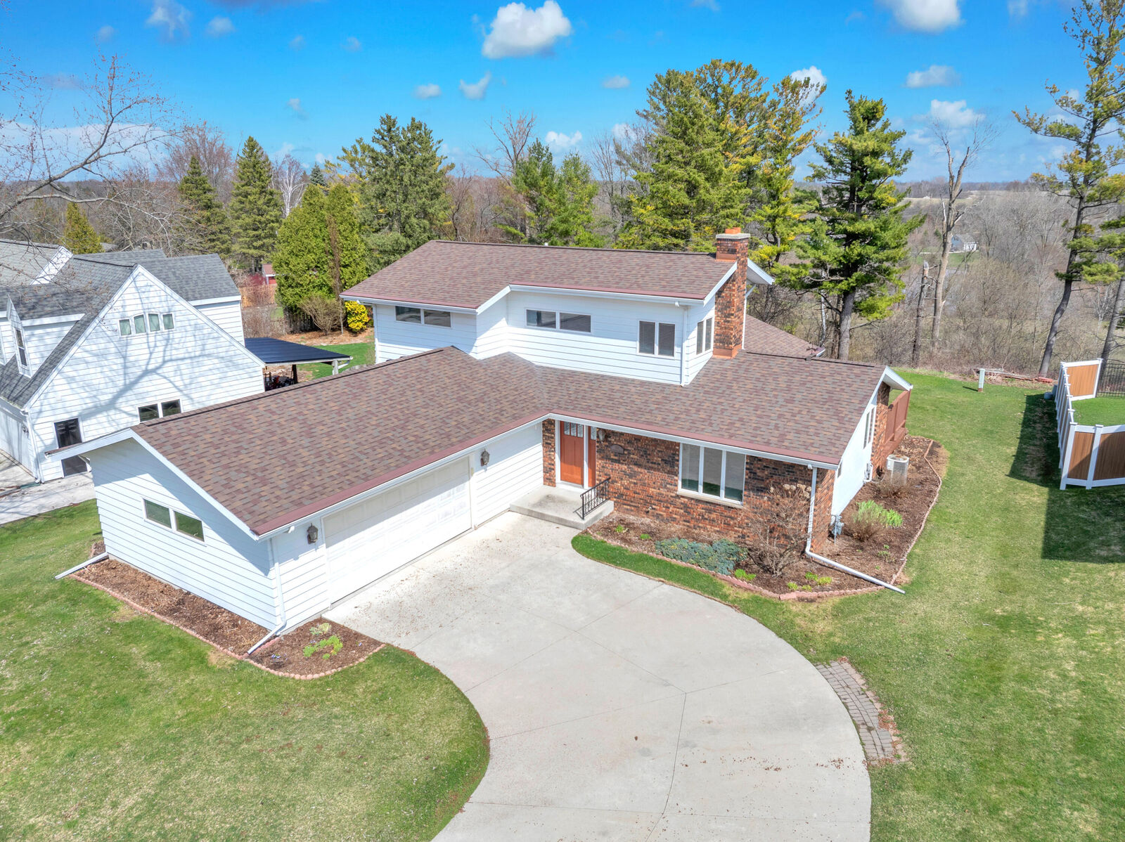 Property Photo: 682 Dartmouth Dr WI 53085