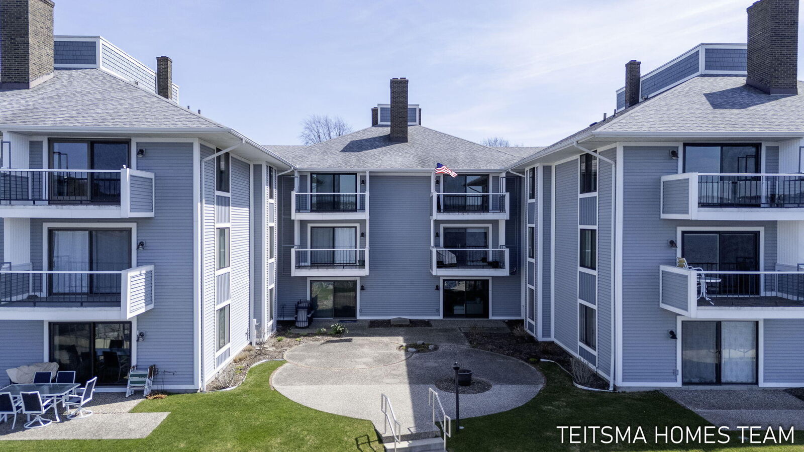 Property Photo: 400 Lakeview Court MI 49456