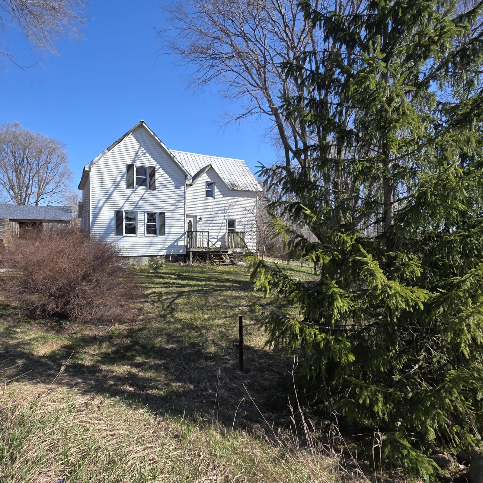 Property Photo: 992 E Polk Road MI 49420
