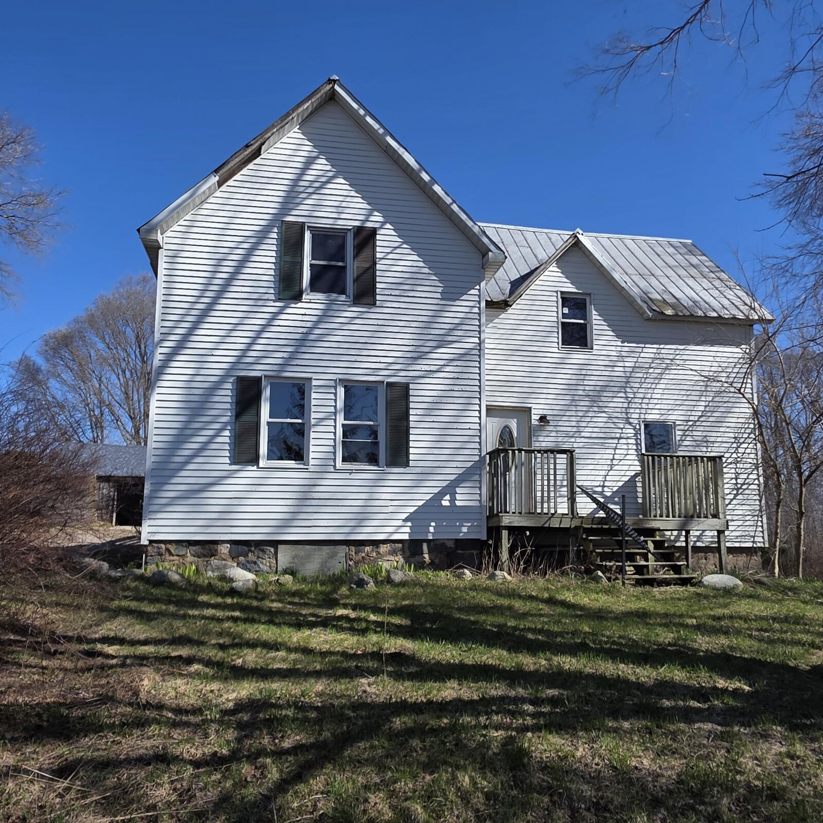 Property Photo:  992 E Polk Road  MI 49420 