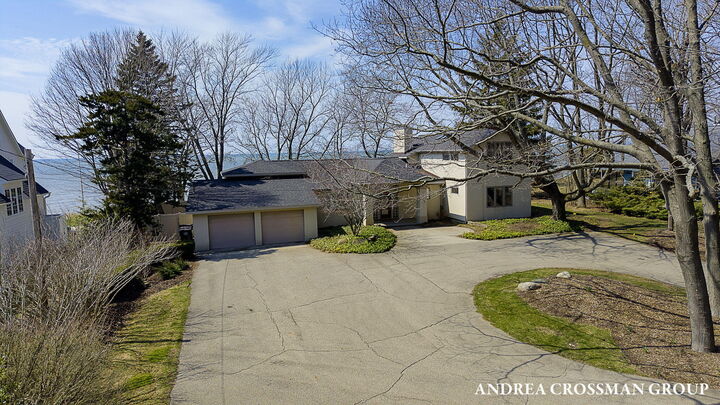 Property Photo:  6129 Lakeshore Avenue  MI 49460 