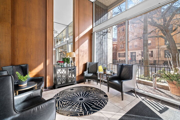 Property Photo: 30 E Division Street 14C IL 60610