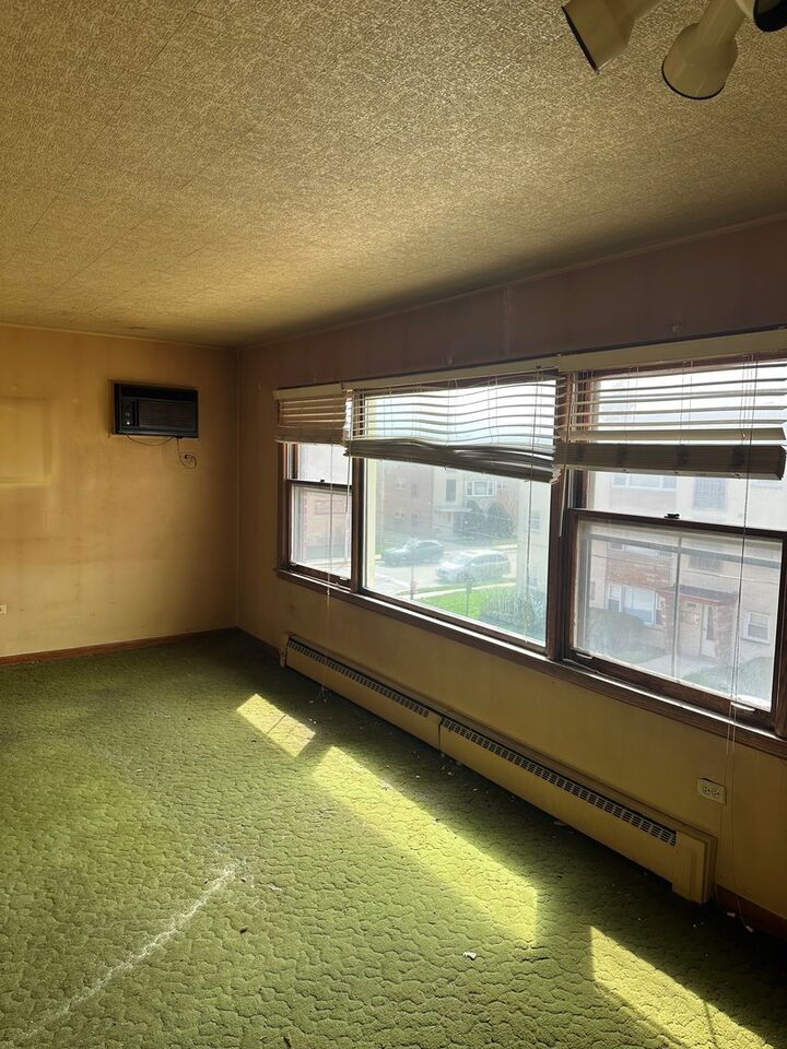 Property Photo:  3033 Paris Avenue 303  IL 60171 