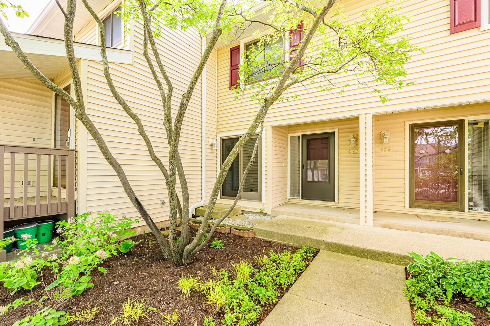 Property Photo: 927 Hidden Lake Drive 0 IL 60089