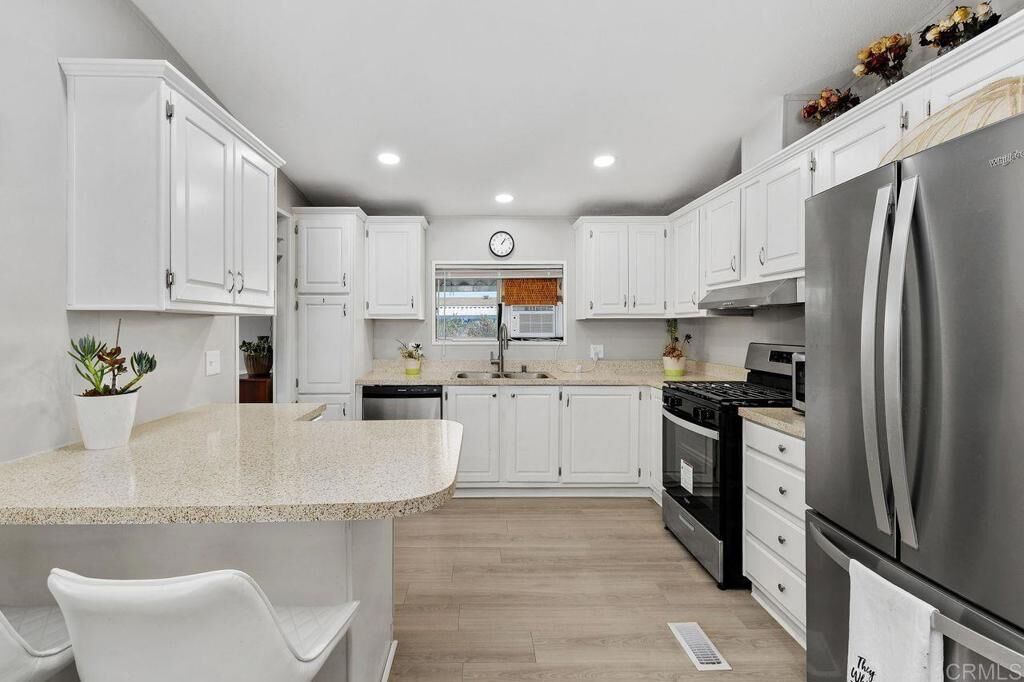 Property Photo:  530 Devonshire Avenue 84  CA 92543 