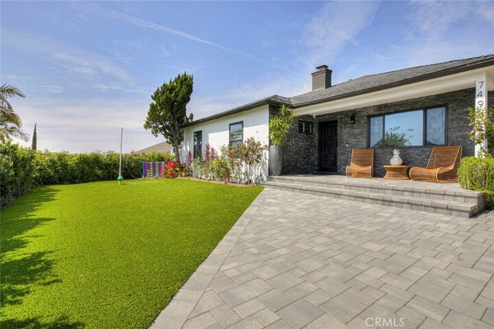 Property Photo:  749 Stanford Road  CA 91504 