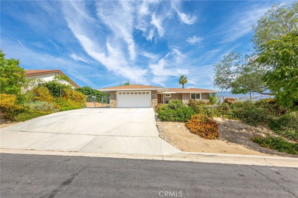 Property Photo:  44900 Viejo  CA 92544 