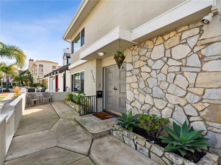 Property Photo:  2133 Miramar Drive  CA 92661 