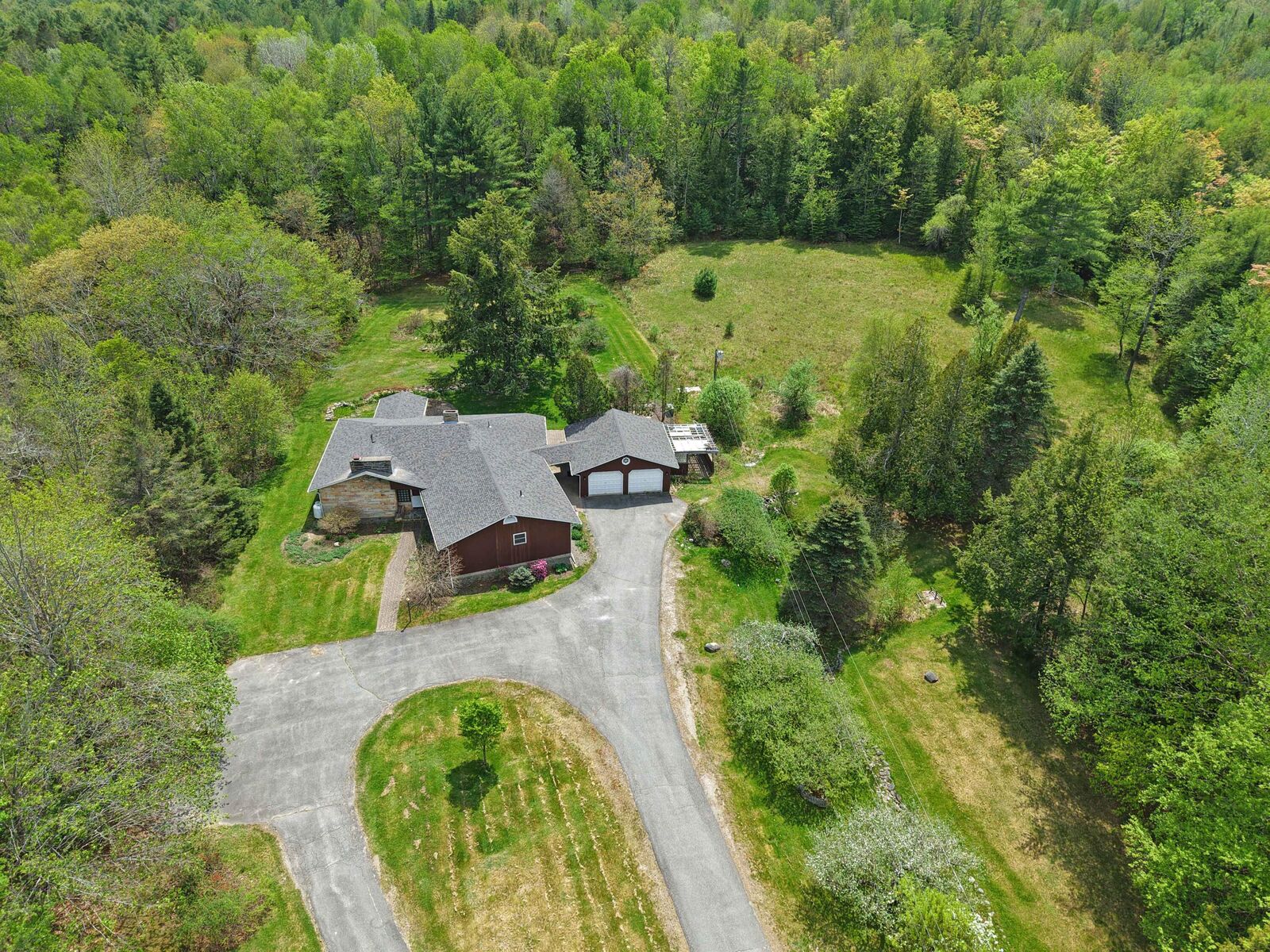 Property Photo: 685 Main Road ME 04429