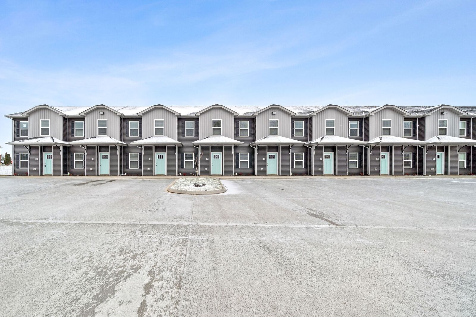 Property Photo:  827 Professional Park Dr H  TN 37040 