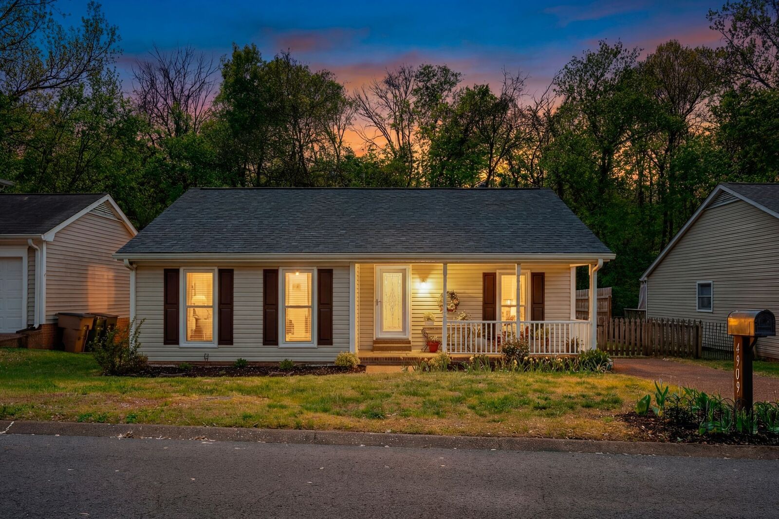 Property Photo:  4909 Yorkshire Rd  TN 37211 