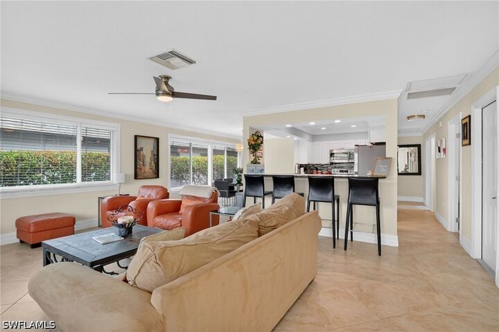 Property Photo:  533 98th Avenue N  FL 34108 